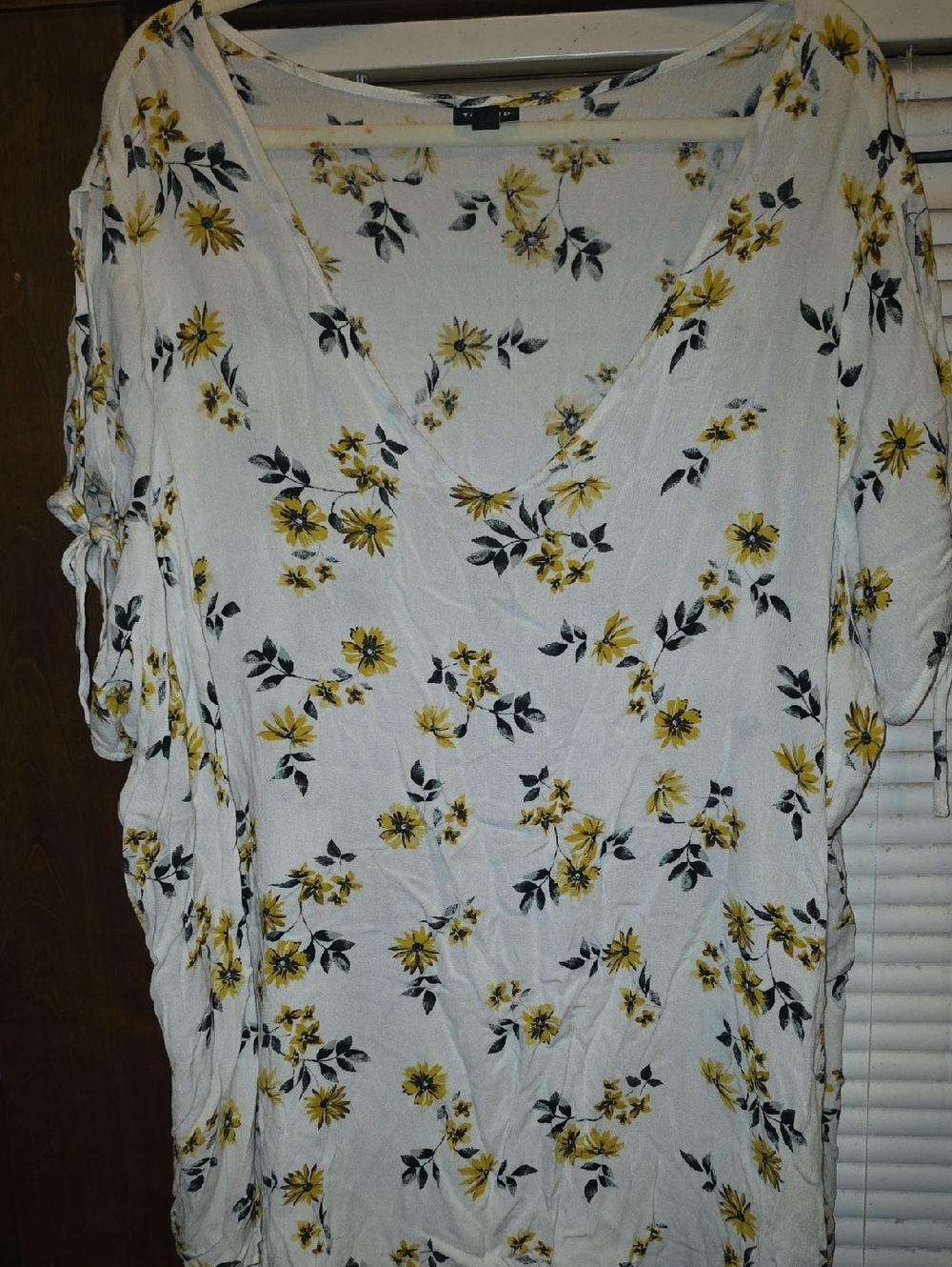 Torrid White Yellow Floral V-Neck Cold Shoulder Blouse Plus Size 5